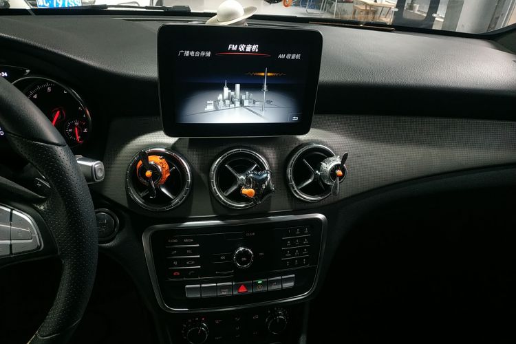 奔驰CLA 2018款 CLA 200 时尚型中控内饰16