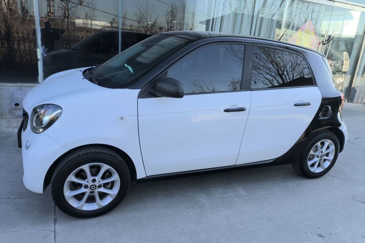 smart forfour 2018款 1.0L 52千瓦灵动版车身外观6003