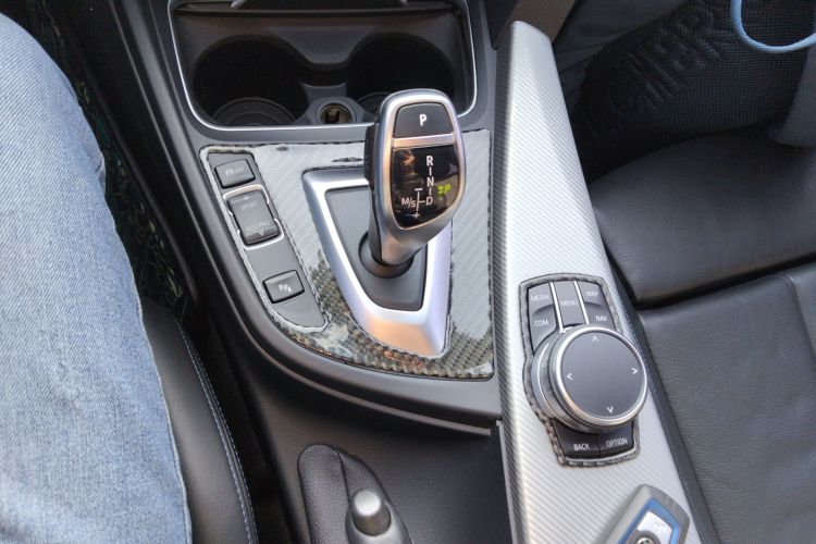 宝马3系 2019款 320i M运动曜夜版中控内饰18