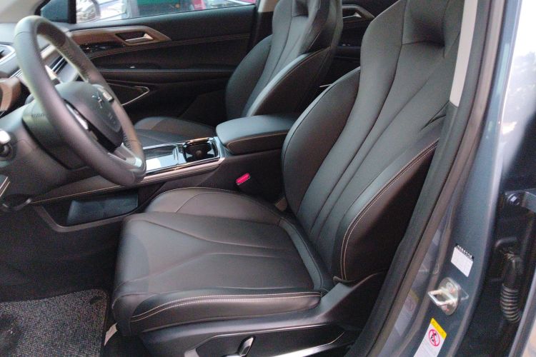 小鹏P5 2022款 550E中控内饰19