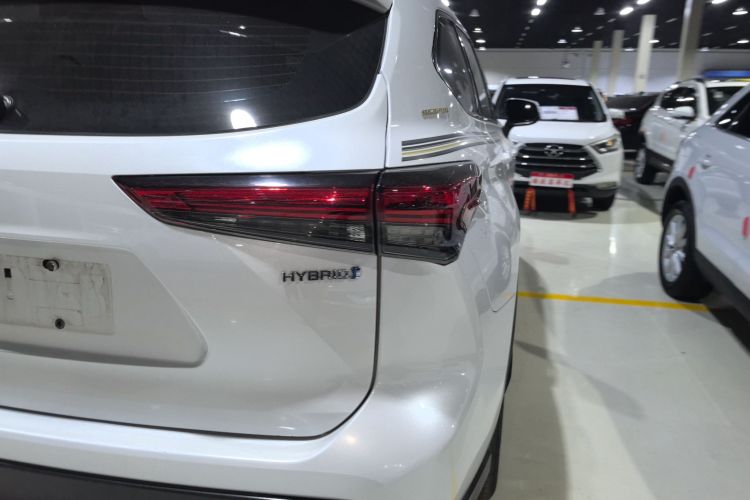 丰田 皇冠陆放 2021款  2.5L HEV两驱进取版车身外观9
