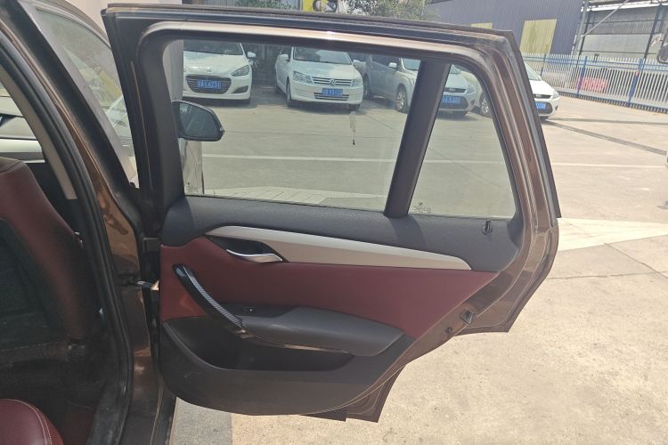 宝马X1 2013款 sDrive18i 时尚型中控内饰45