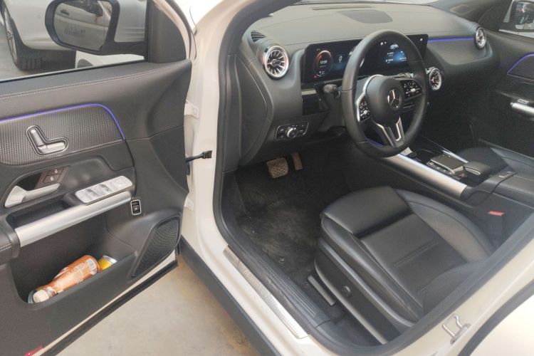 奔驰EQA 2022款 EQA 260中控内饰20