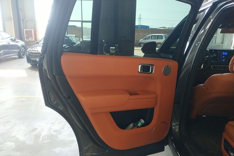 理想汽车 理想L9 2022款 Max中控内饰7008