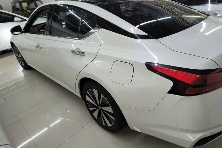 日产 天籁 2021款 2.0L XL 舒适版车身外观4