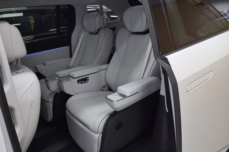 小鹏X9 2024款 702超长续航Max中控内饰7004