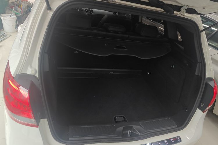 奔驰B级 2019款 B 200 动感型中控内饰23