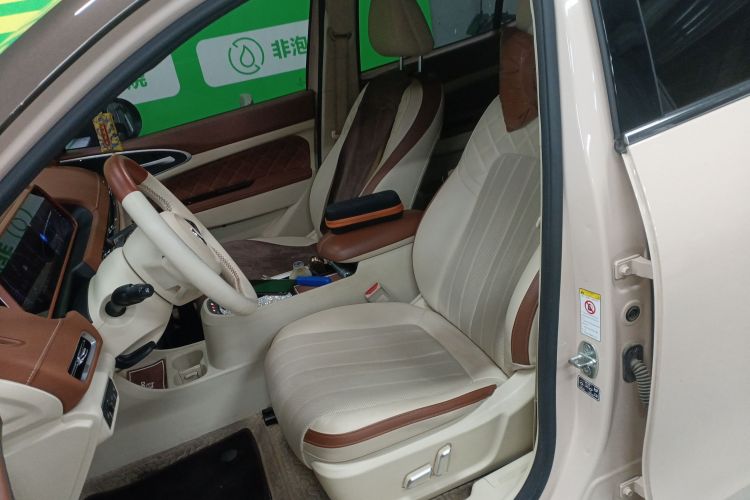 欧拉好猫 2022款 莫兰迪版 400km标准续航 尊贵型 三元锂中控内饰19