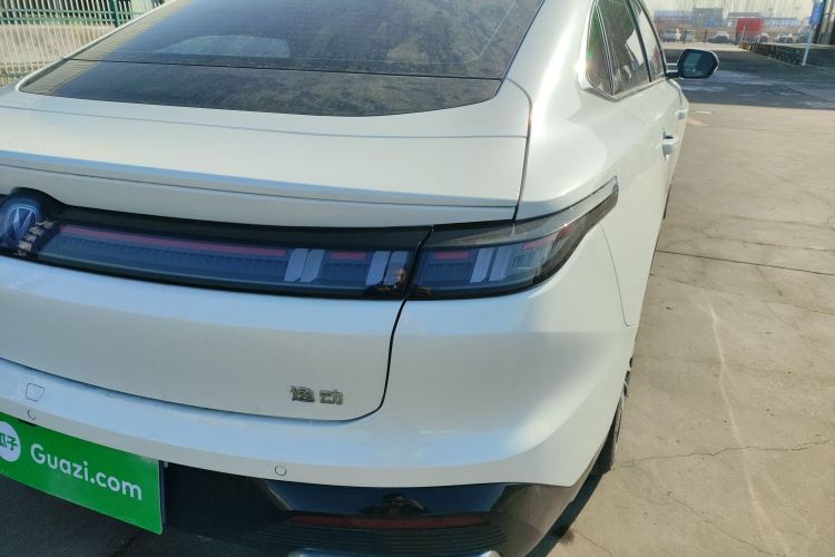 长安 逸动 2026款 第四代 1.5T 500Bar 智享型车身外观9