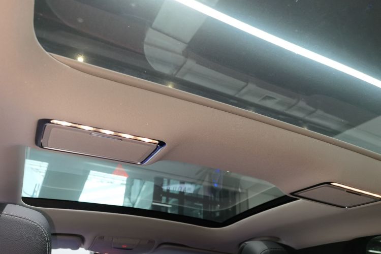 奔驰C级 2020款 C 260 L 运动版中控内饰22