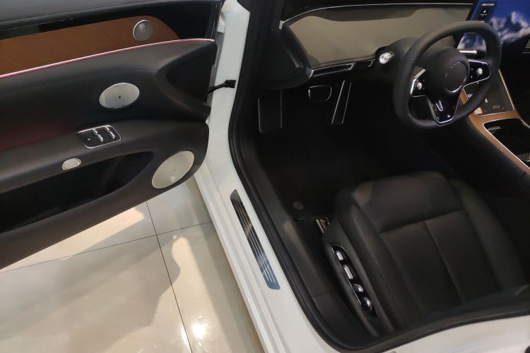 鸿蒙智行 享界S9 2024款 纯电 Ultra 四驱旗舰版中控内饰7003