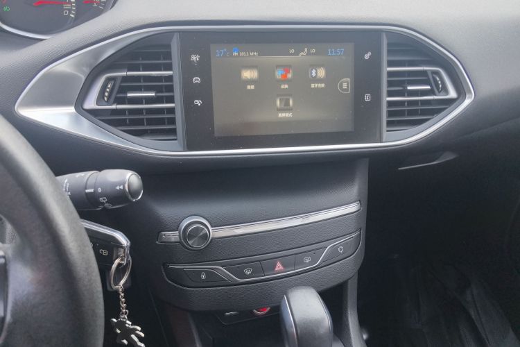 标致308S 2015款 1.2T 自动劲驰版局部细节16