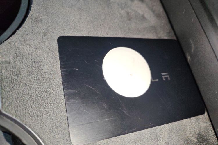 特斯拉 Model Y 2021款 标准续航后驱版中控内饰11