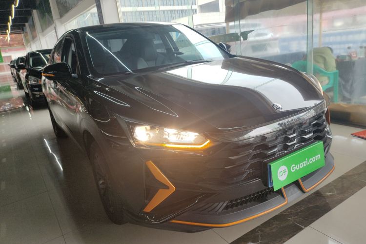 东风风神 奕炫 2024款 1.5L 自动劲速版车身外观3