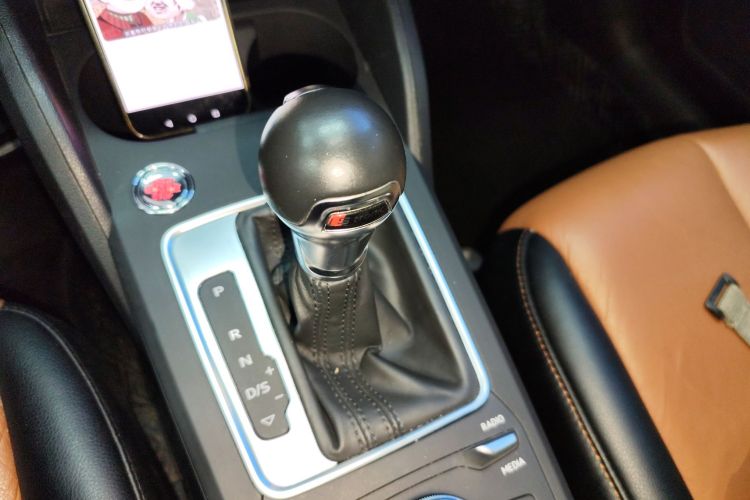 奥迪Q2L 2020款 35 TFSI 进取动感型局部细节18