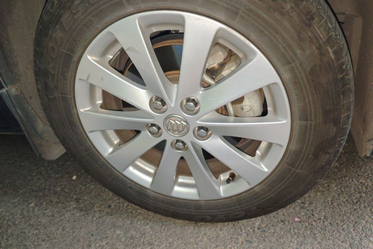 别克GL8 2017款 25S 尊贵型 国V车身外观10