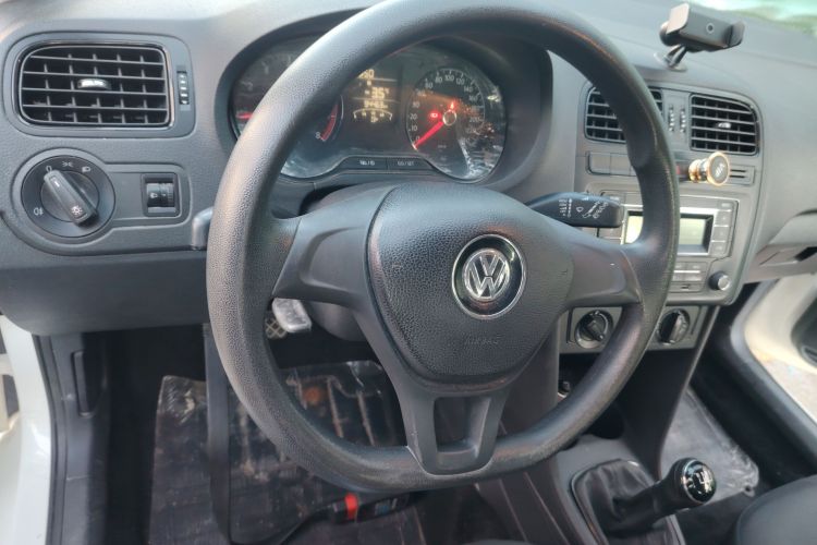 大众 Polo 2014款 1.4L 手动风尚版中控内饰13