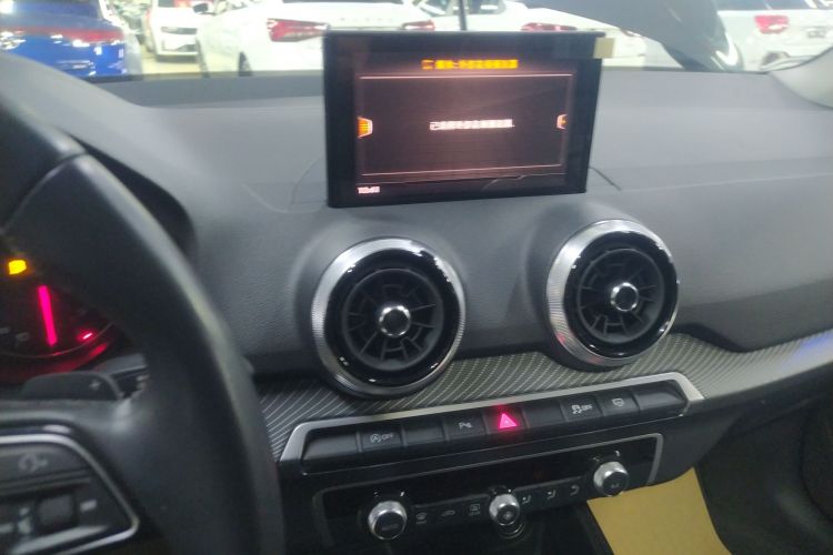 奥迪Q2L 2022款 35 TFSI 时尚动感型中控内饰16