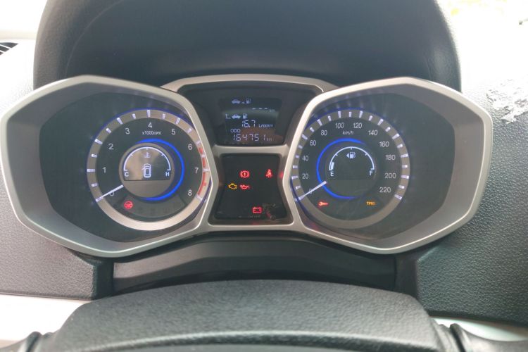 江汽集团 瑞风S3 2016款 1.5L 手动豪华智能型中控内饰14