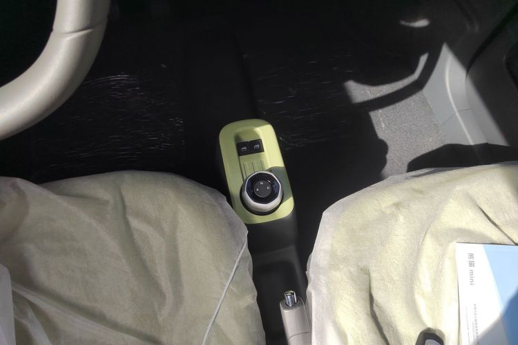 吉利银河 2024款 熊猫mini 200km 耐力熊中控内饰18