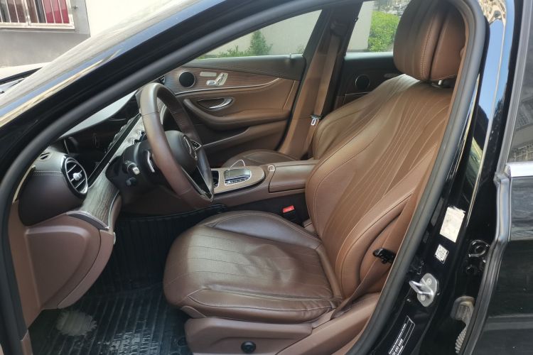 奔驰E级 2021款 E 300 L 时尚型中控内饰19