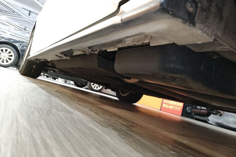 丰田 格瑞维亚 2023款 2.5L混动 舒适版局部细节9002