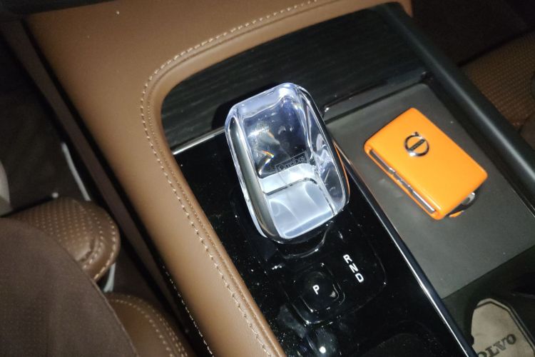 沃尔沃XC90 2024款 B6 智雅豪华版 7座中控内饰18