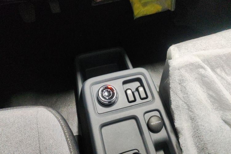 五菱汽车 五菱扬光 2025款 400km 客车版舒适型中控内饰18