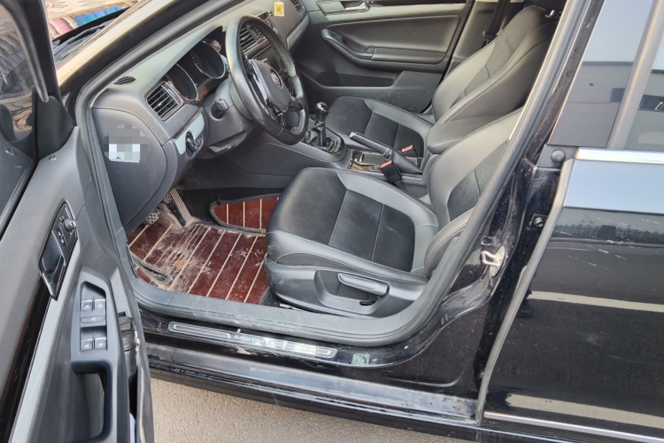 大众 速腾 2017款 1.6L 手动舒适型中控内饰20