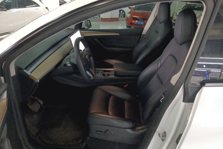 特斯拉 Model Y 2021款 长续航全轮驱动版局部细节19