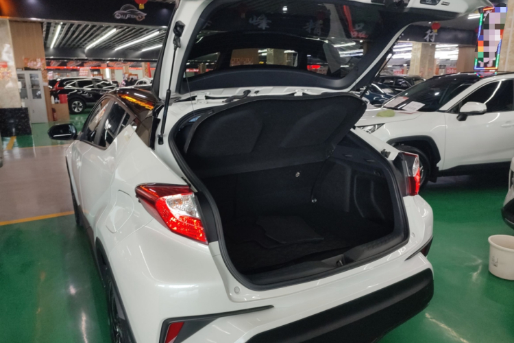 丰田 奕泽IZOA 2018款 2.0L 奕驰版 国V机舱底盘23