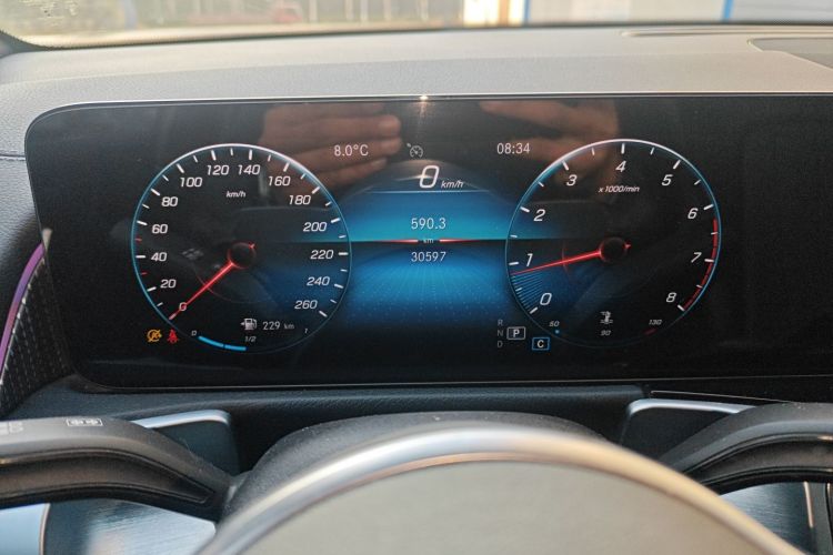 奔驰GLB 2022款 改款 GLB 200 时尚型中控内饰14