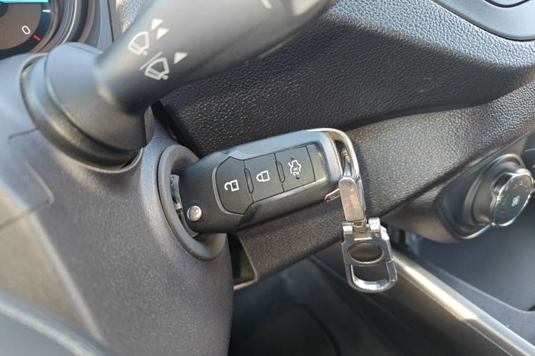 福特 福睿斯 2019款 改款 1.5L 手动质享型（胎压监测） 国VI中控内饰7001