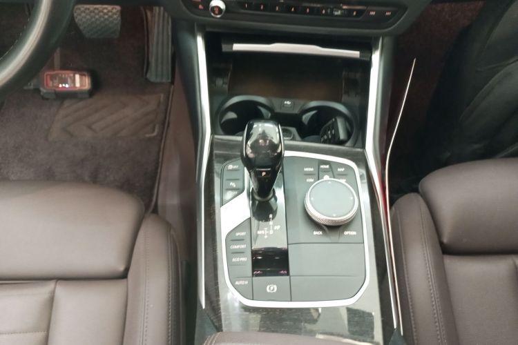 宝马3系 2021款 改款 325Li xDrive M运动套装中控内饰18