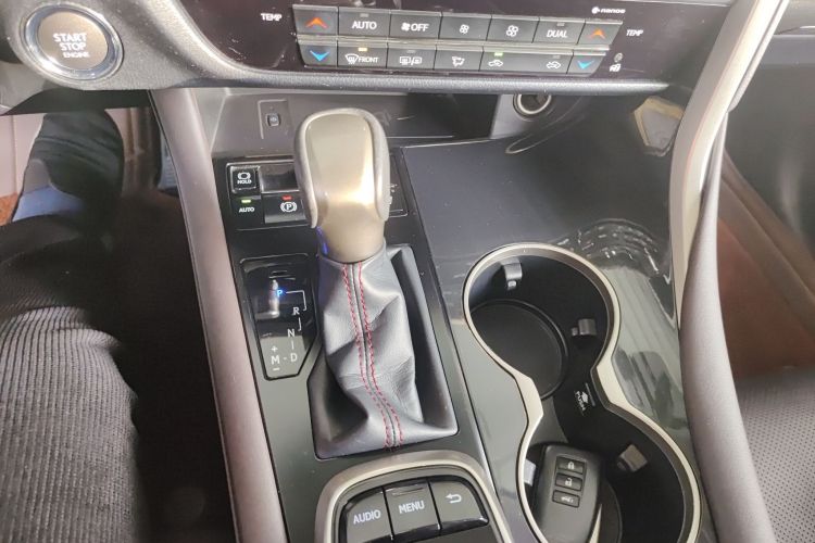 雷克萨斯RX 2016款 300 四驱典雅版 国V中控内饰18