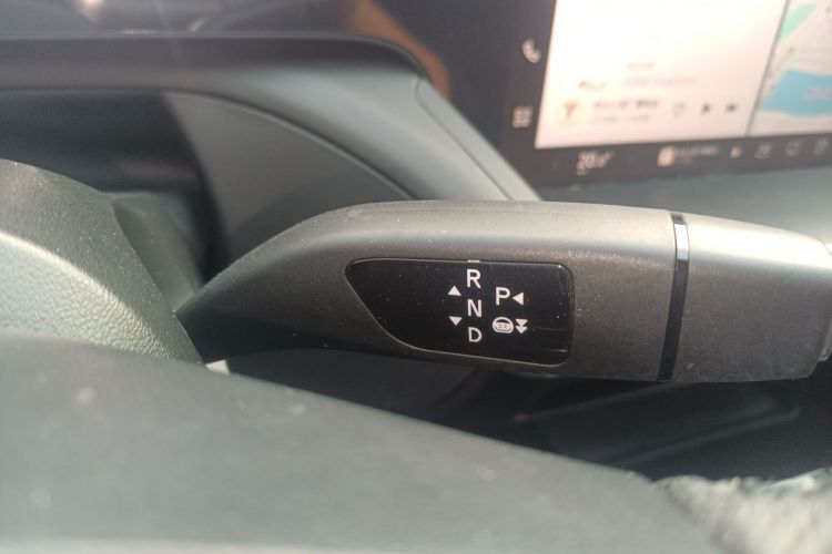 小鹏P7 2020款 后驱长续航智行版中控内饰18