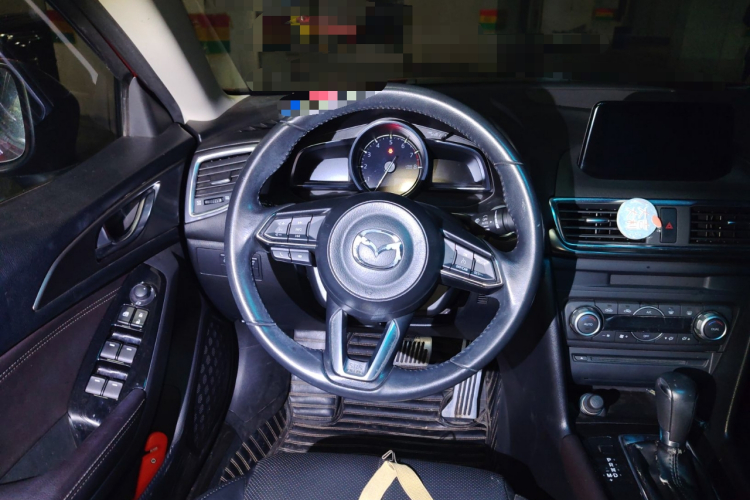 马自达3 昂克赛拉 2017款 三厢 2.0L 自动旗舰型 国V中控内饰13