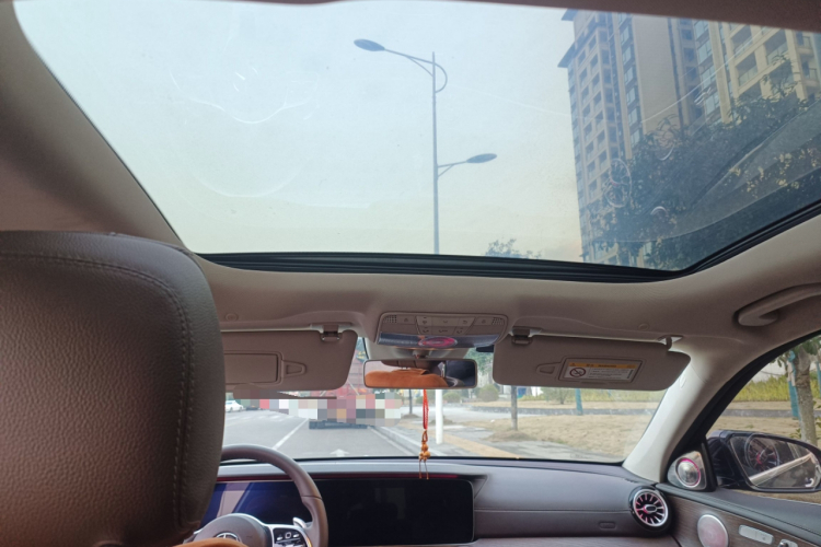 奔驰E级 2016款 E 300 L 时尚型中控内饰22