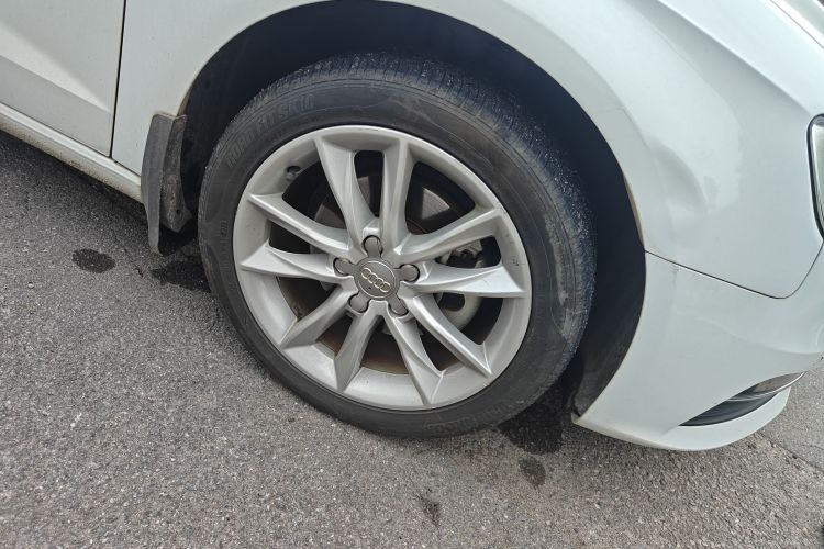 奥迪A3 2015款 Sportback 35 TFSI 百万纪念舒享型车身外观10