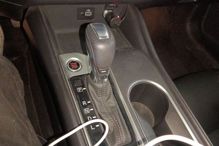 日产 天籁 2020款 改款 2.0L XL 舒适版中控内饰18