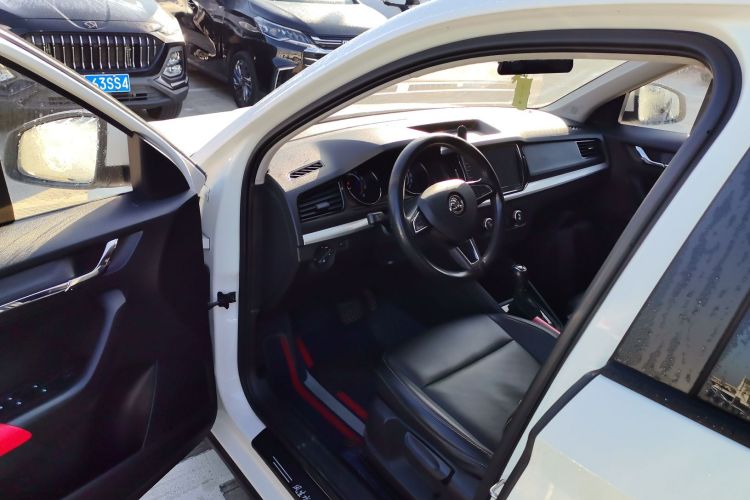 斯柯达 柯米克 2020款 1.5L 自动标准版中控内饰20