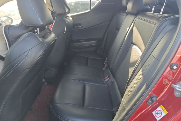 丰田C-HR 2018款 2.0L 领先天窗版 国V中控内饰7004