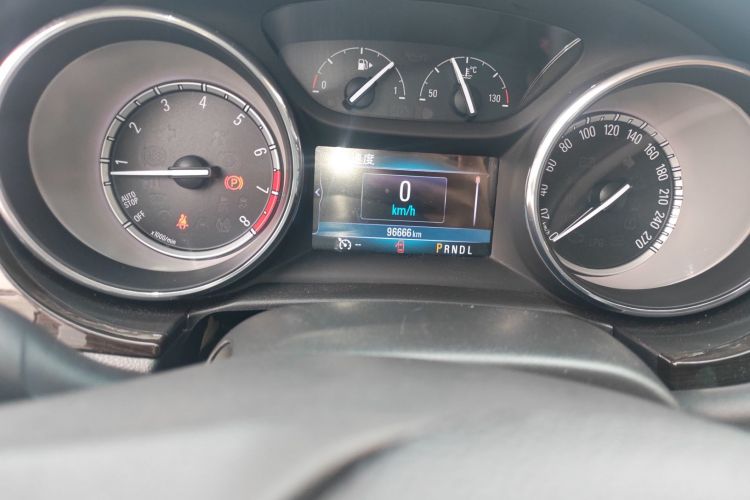 别克 威朗 2018款 三厢 15S 自动领先型中控内饰15