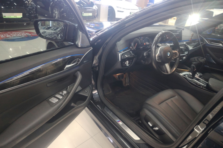 宝马5系 2018款 525Li M运动套装中控内饰7003