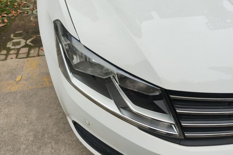 大众 朗逸 2017款 1.6L 手动风尚版车身外观8