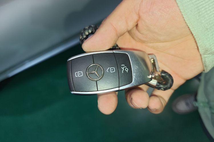 奔驰C级 2021款 C 200 L 时尚型运动版中控内饰11