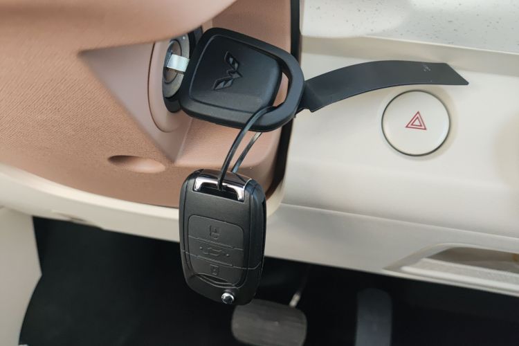 五菱汽车 宏光MINIEV 2024款 第三代 215km 青春版中控内饰11