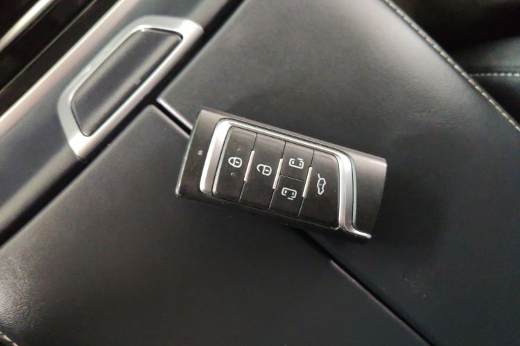 广汽传祺 传祺M8 2021款 大师系列 390T 至尊版中控内饰11