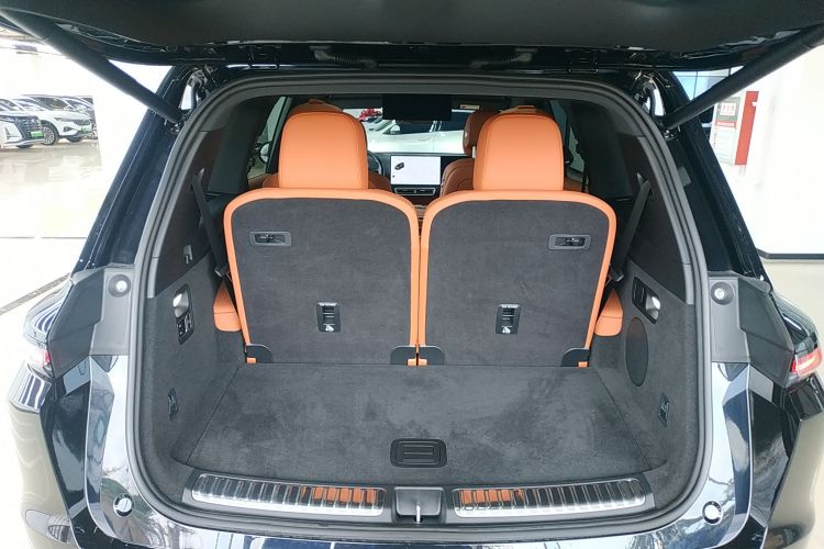 理想汽车 理想L9 2024款 Ultra机舱底盘23