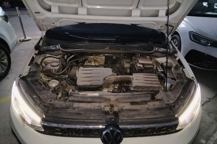 大众 朗逸 2023款 新锐 1.5L 自动新逸版机舱底盘24